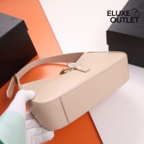 Le 5 a 7 Hobo Bag Creme 24,5 cm