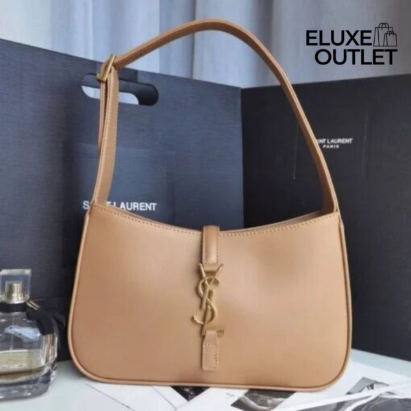 Le 5 a 7 Hobo Bag Beige 24,5 cm