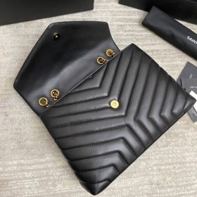 Set: Tasche, Heels und Gürtel
