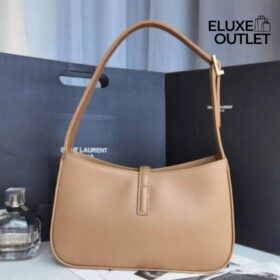 Le 5 a 7 Hobo Bag Beige 24,5 cm