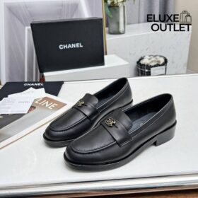 Schwarze Loafer