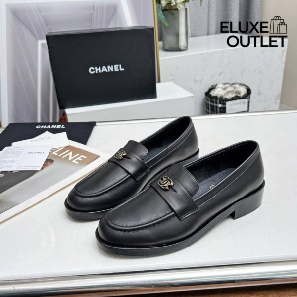 Schwarze Loafer