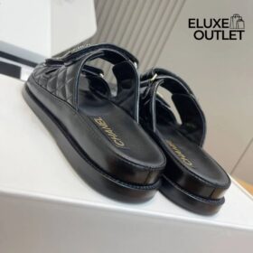 Schwarze Sandalen