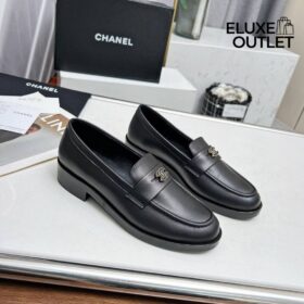 Schwarze Loafer