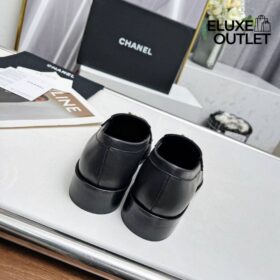 Schwarze Loafer