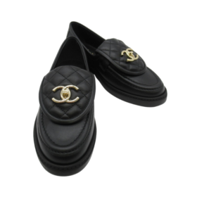 Schwarze Loafer
