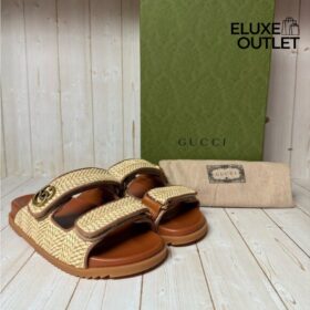 Sandalen mit Raffia-Effekt
