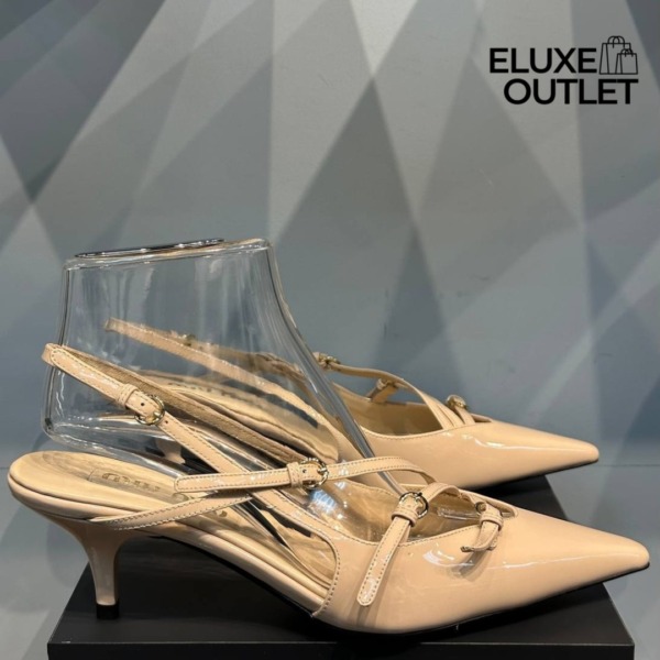 Slingback-Pumps mit Schnalle