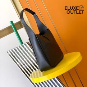 Le 5 a 7 Hobo Bag Schwarz 31 cm