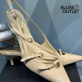 Slingback-Pumps mit Schnalle