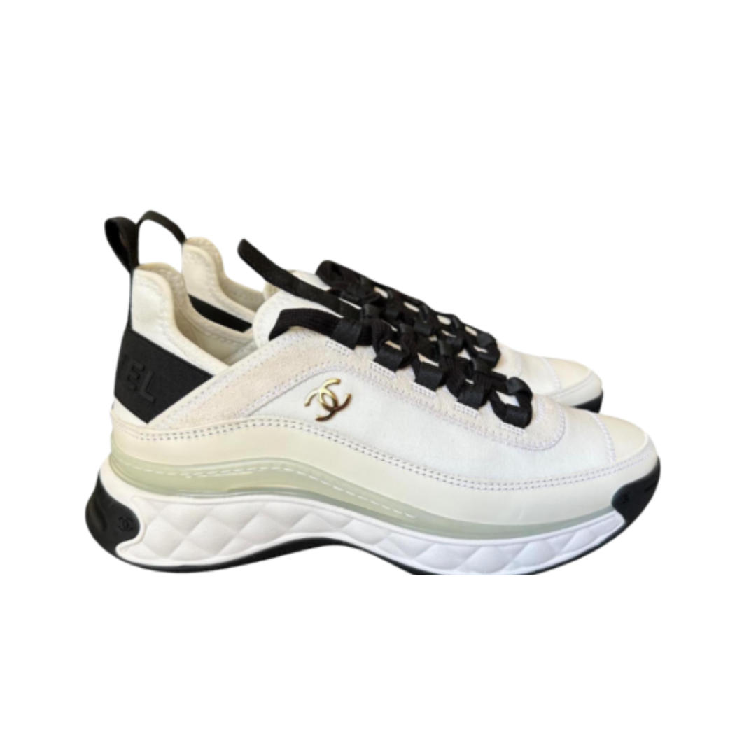 Sneakers Milchig