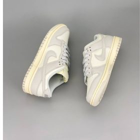 Dunk Low Light Bone