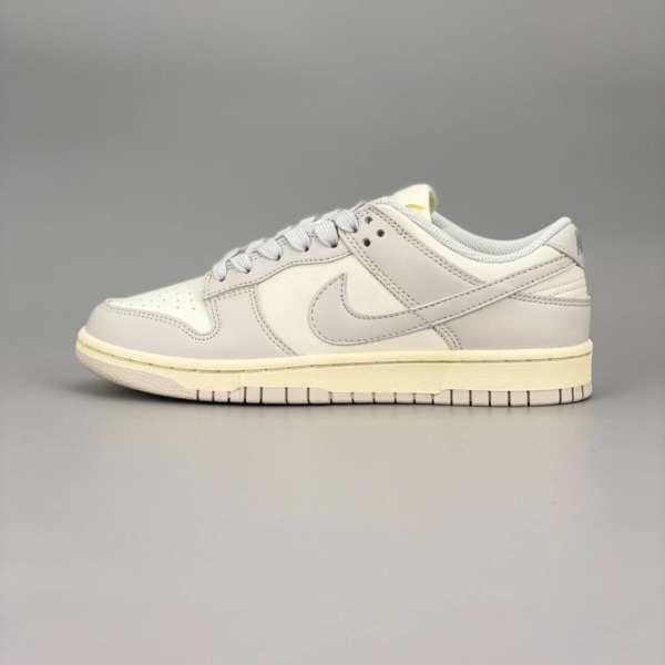 Dunk Low Light Bone