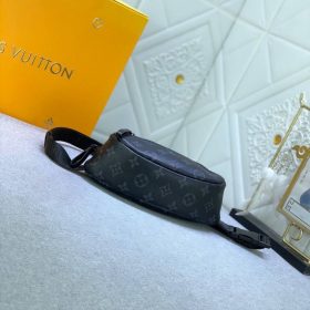 Catch Bumbag Monogram 20 cm