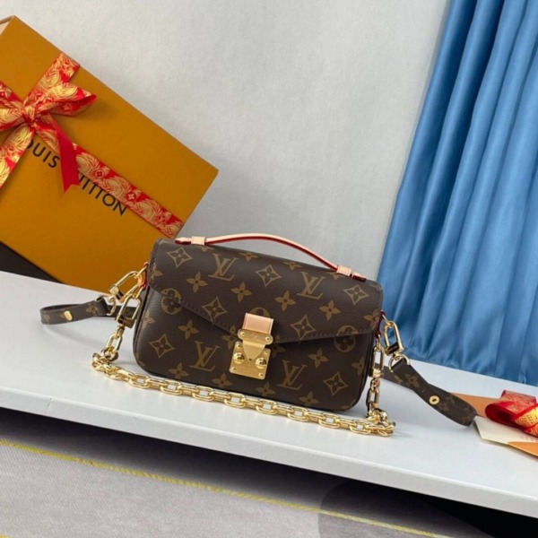 Pochette Metis East West Braun 21,5 cm