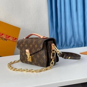Pochette Metis East West Braun 21,5 cm