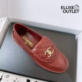 Burgunderrote Loafers