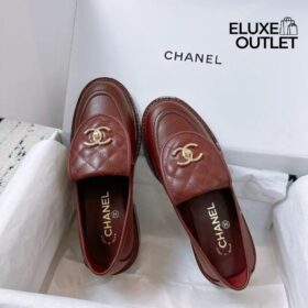 Burgunderrote Loafers