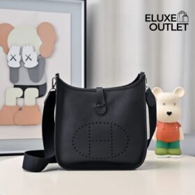 Evelyne III 29 Schwarz