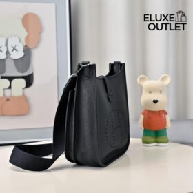 Evelyne III 29 Schwarz