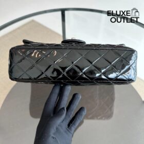 Classic Double Flap Jumbo Lackleder Schwarz 30 cm