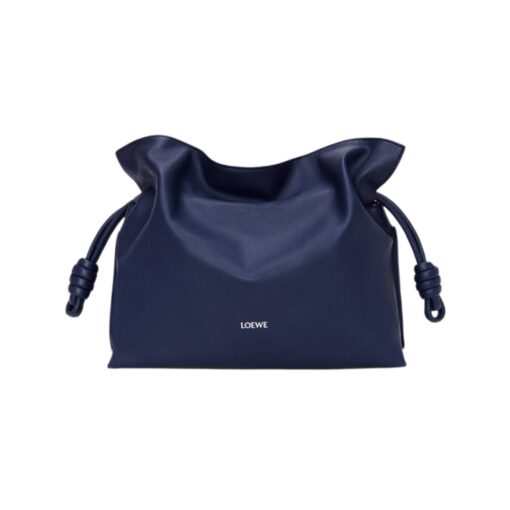 Clutch aus Nappa-Kalbsleder Abgründiges Blau 24.5cm