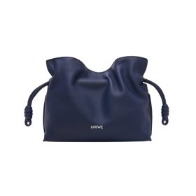 Clutch aus Nappaleder in Abyssblau 18cm