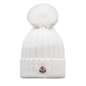 Wollmütze mit Pompon
