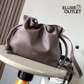 Clutch aus Nappa-Kalbsleder Schokolade 24.5cm