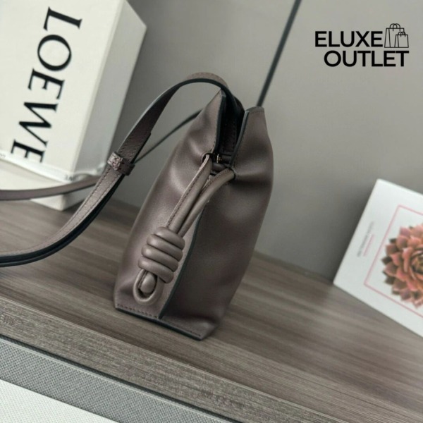 Clutch aus Nappaleder in Schokoladenbraun 18cm