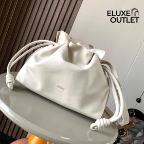 Clutch aus Nappa-Kalbsleder Meersalz 24.5cm