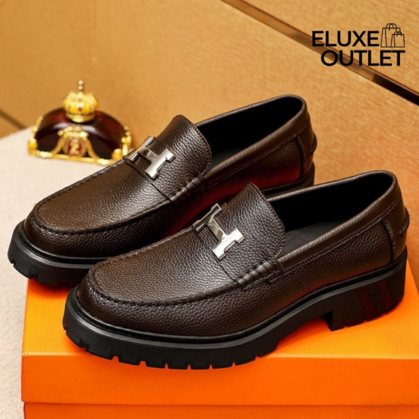 Braune Loafer mit Sohle