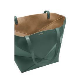 Mittlere Puzzle Fold Tote aus glänzendem Kalbsleder 31.5cm
