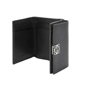 Dreifach gefaltete Brieftasche „Anagram“ aus genarbtem Kalbsleder 7.8cm