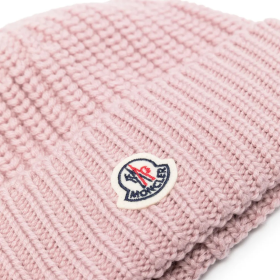 logo-patch ribbed-knit beanie