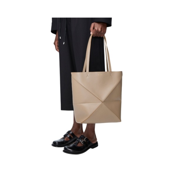 Mittlere Puzzle Fold Tote aus glänzendem Kalbsleder 31.5cm
