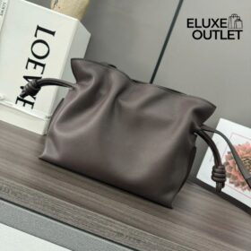 Clutch aus Nappaleder in Schokoladenbraun 18cm
