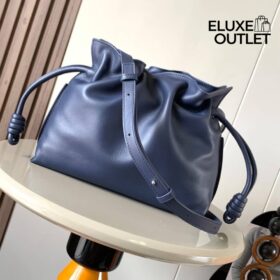 Clutch aus Nappa-Kalbsleder Abgründiges Blau 24.5cm