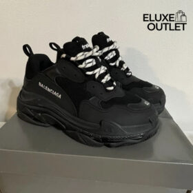 Triple S Schwarz