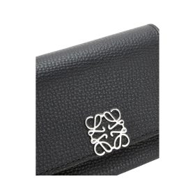 Dreifach gefaltete Brieftasche „Anagram“ aus genarbtem Kalbsleder 7.8cm