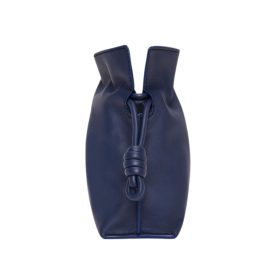 Clutch aus Nappaleder in Abyssblau 18cm