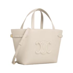 TRIOMPHE aus strukturiertem Kalbsleder in Pale Beige 20cm