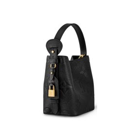 Alles aus BB Monogram Empreinte-Leder 16cm