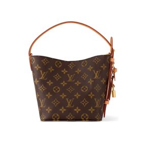 Alles aus BB-Monogramm-Canvas 16cm