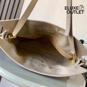Clutch aus Nappa-Kalbsleder Sand 24.5cm