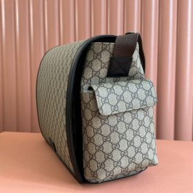 Мittelgroße Wickeltasche in Beige