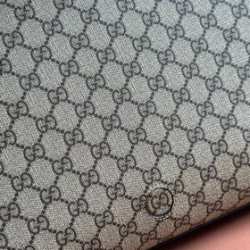 Мittelgroße Wickeltasche in Beige
