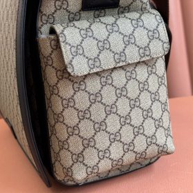Мittelgroße Wickeltasche in Beige