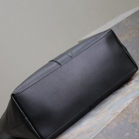 Y TOTE IN LEATHER