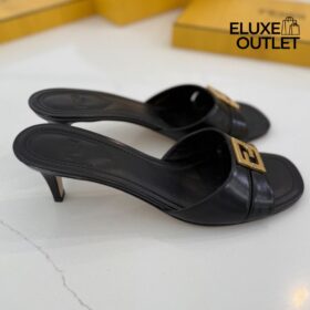 Sandalen aus schwarzem Leder mit mittelhohem Absatz 5.5cm